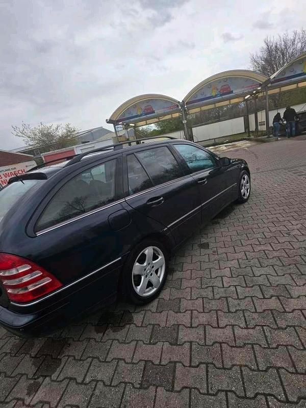Gebraucht Mercedes C200 122 PS (89 kW) 2006 Blau Limousine