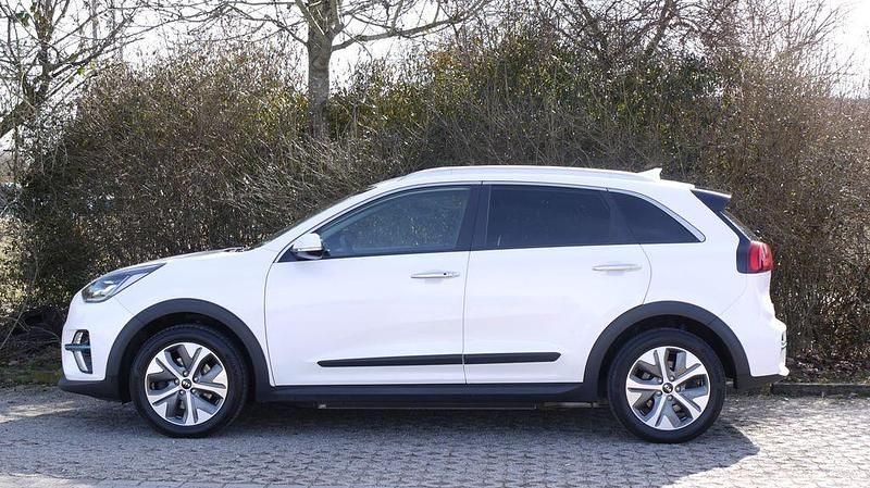 Gebraucht Kia Niro Spirit 150 kW (204 PS) 2020 Weiß SUV
