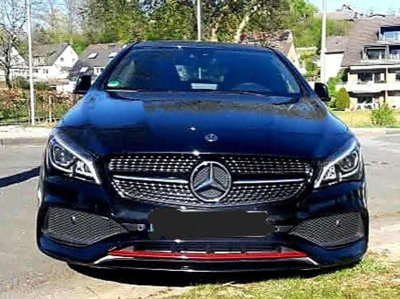 Schwarz Gebraucht 2018 Mercedes CLA250 AMG line Limousine | 25.300 € (Guter Preis) - Bild 1/4