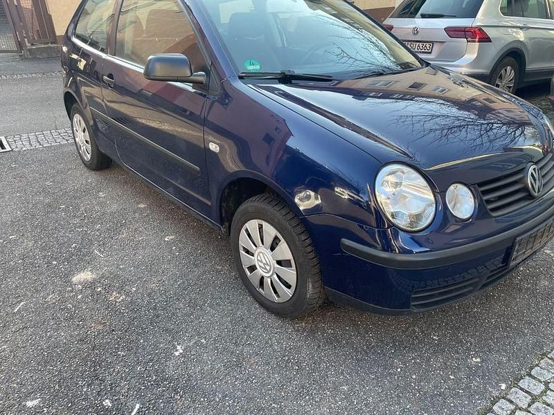 Gebraucht VW Polo Basis 64 PS (47 kW) 2004 Blau Kleinwagen