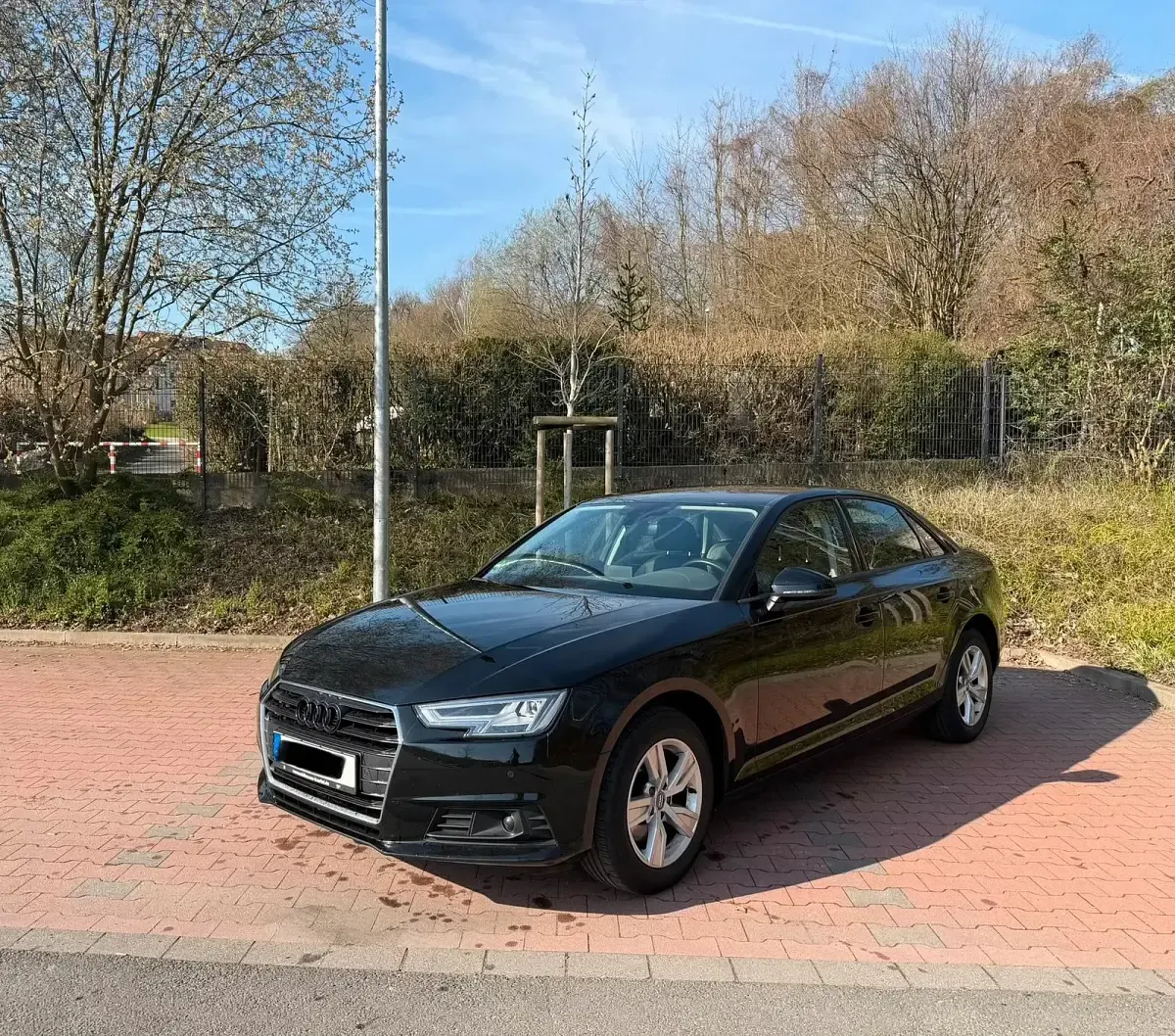 Gebraucht Audi A4 150 PS (110 kW) 2017 Schwarz Limousine