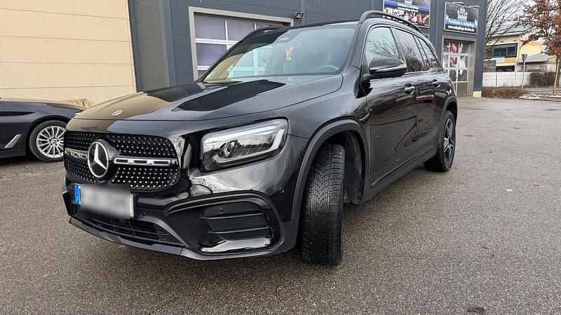 Gebraucht Mercedes GLB200 163 PS (119 kW) 2024 Schwarz SUV