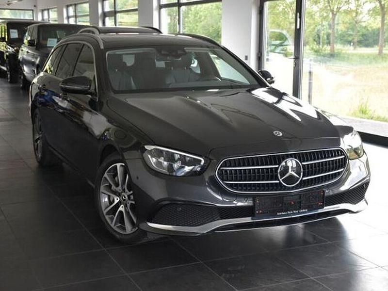 Gebraucht Mercedes E400 Avantgarde 330 PS (242 kW) 2023 Grau Limousine