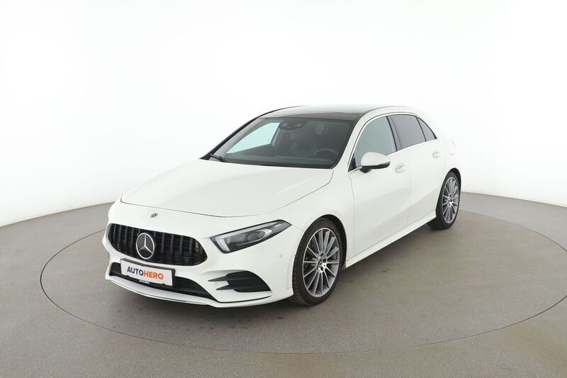Weiß Gebraucht 2019 Mercedes A220 AMG line Limousine | 26.110 € (Fairer Preis) - Bild 1/4