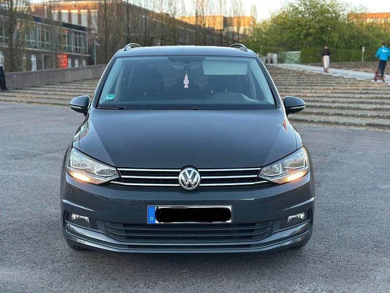 Gebraucht VW Touran 150 PS (110 kW) 2018 Grau Van / Kleinbus