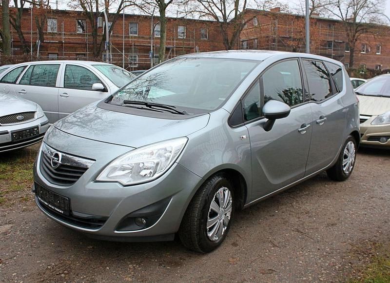 Gebraucht Opel Meriva Design Edition 120 PS (88 kW) 2012 Silber Van / Kleinbus