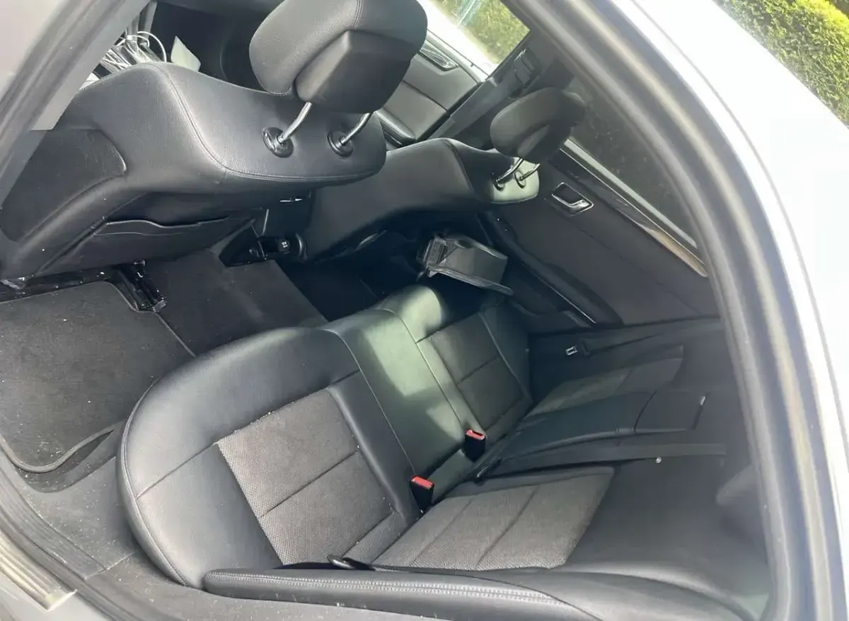 Gebraucht Mercedes E220 170 PS (125 kW) 2010 Grau Limousine