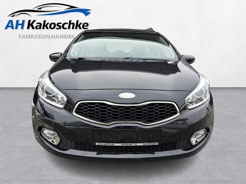 Gebraucht Kia Ceed DREAM-TEAM Edition 99 PS (72 kW) 2013 (1k) zilinaschwarz met. Kleinwagen