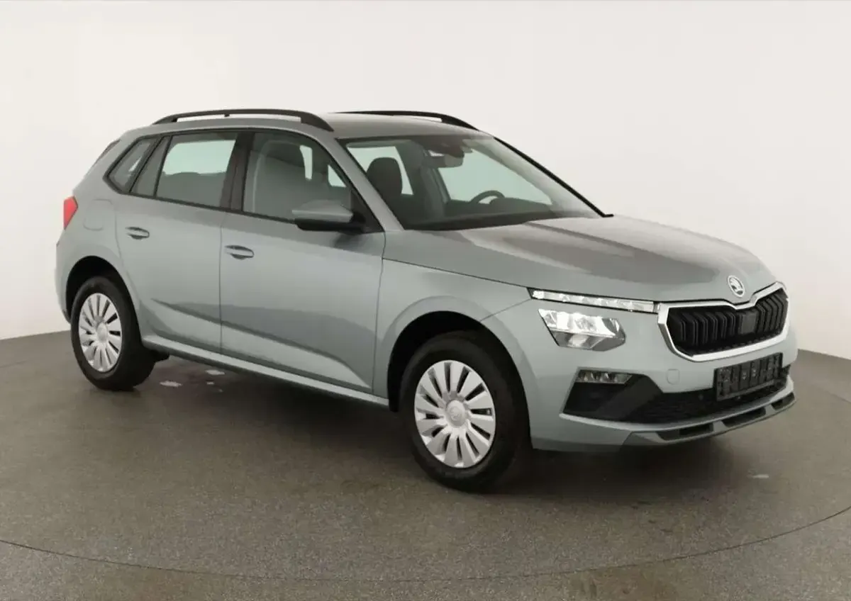 Neu Skoda Kamiq Selection 150 PS (110 kW) 2025 Smokey diamond silver metallic SUV