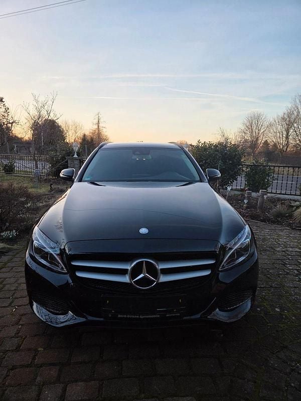 Gebraucht Mercedes 220 170 PS (125 kW) 2016 Schwarz Kombi