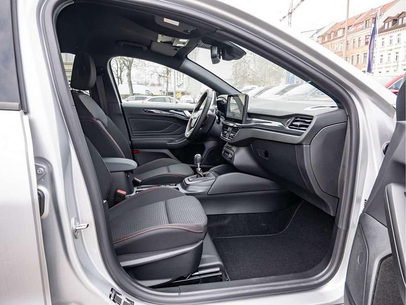 Neu Ford Focus ST-Line 125 PS (91 kW) 2025 Silber Kleinwagen