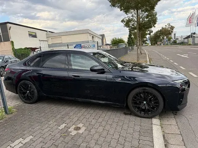 Gebraucht BMW 740 M Sport 286 PS (210 kW) 2024 Schwarz Limousine