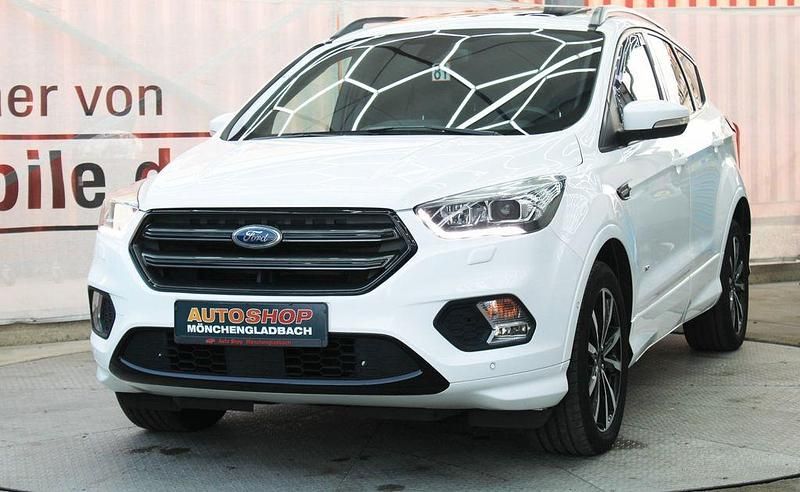 Gebraucht Ford Kuga ST-Line 182 PS (133 kW) 2018 Frostweiß SUV