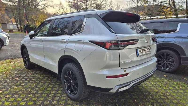 Gebraucht Mitsubishi Outlander P-HEV Edition 306 PS (225 kW) 2025 Titanweiß SUV
