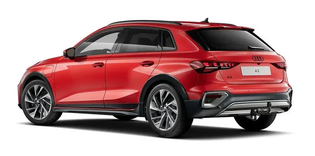 Gebraucht Audi A3 e-tron Ambiente 204 PS (150 kW) 2025 Progressivrot Kleinwagen