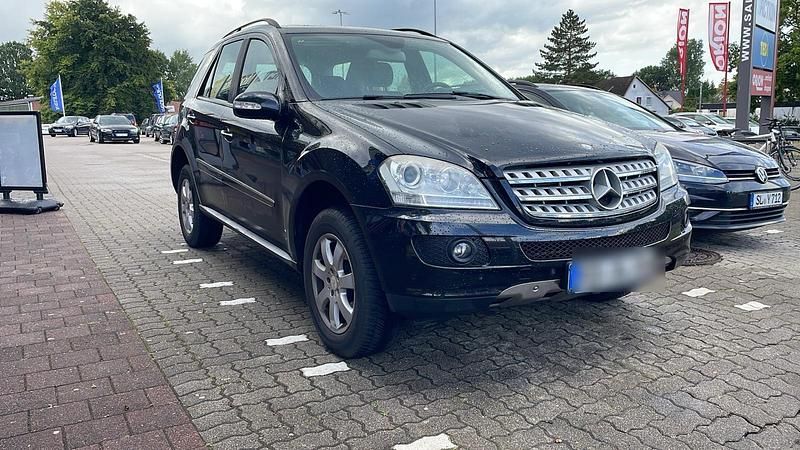 Schwarz Gebraucht 2008 Mercedes ML280 SUV | 5.000 € - Bild 1/4