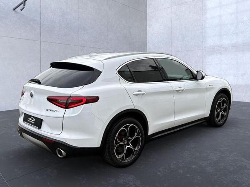 Gebraucht Alfa Romeo Stelvio Super 190 PS (139 kW) 2021 Weiß SUV