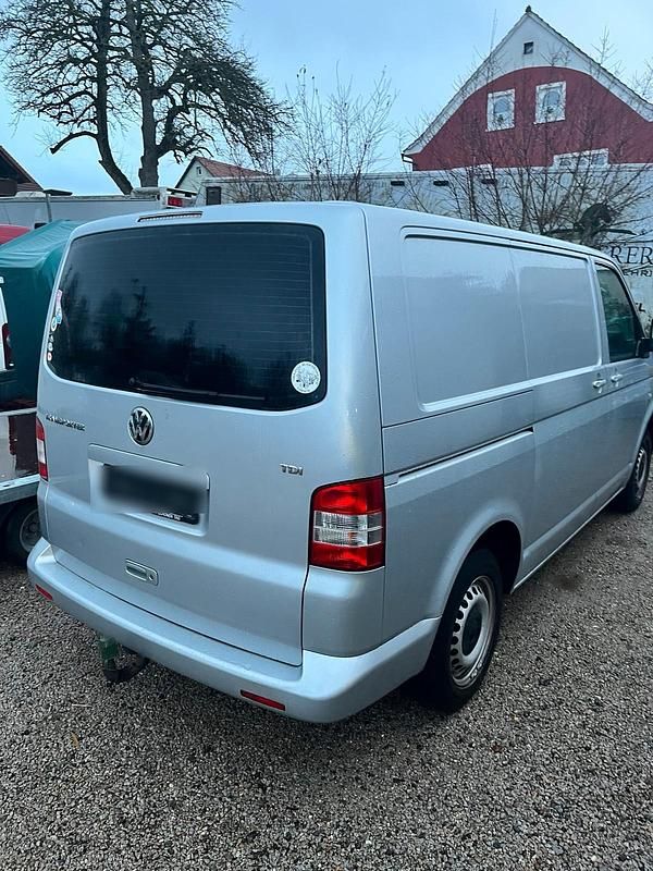 Gebraucht VW T5 102 PS (75 kW) 2008 Silber Van