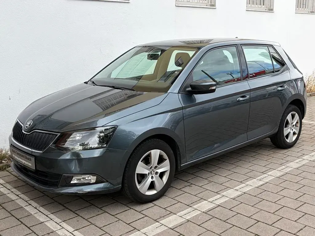 Gebraucht Skoda Fabia 90 PS (66 kW) 2017 Grau Limousine