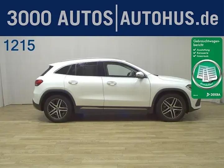 Unilack nachtschwarz Gebraucht 2020 Mercedes GLA220 AMG SUV | 36.995 € (Fairer Preis) - Bild 1/2