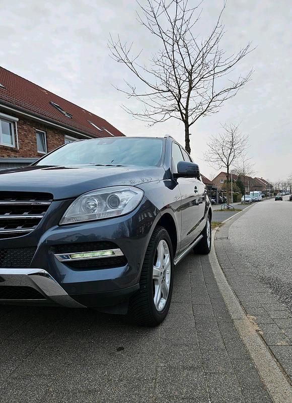 Gebraucht Mercedes ML350 258 PS (189 kW) 2013 Andere farben SUV