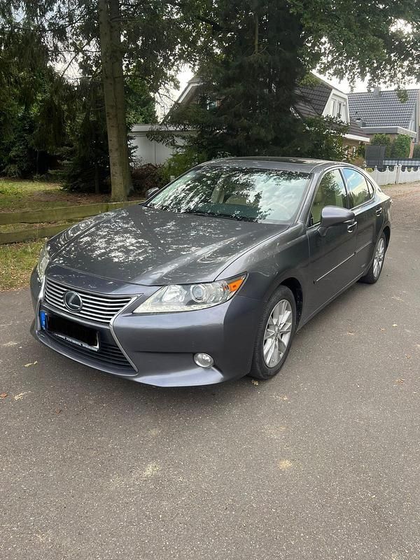 Gebraucht Lexus ES300H 200 PS (147 kW) 2013 Grau Limousine