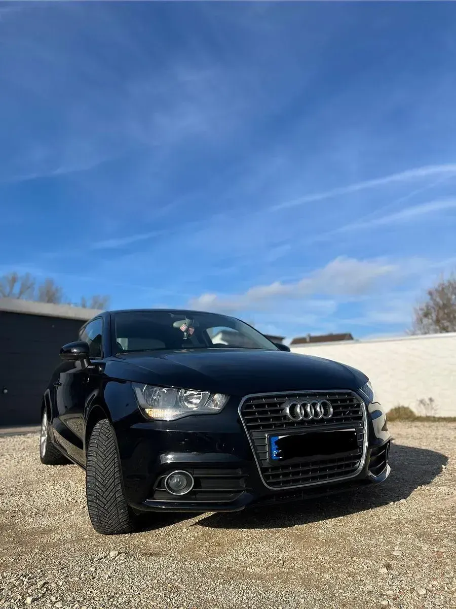 Gebraucht Audi A1 Attraction 86 PS (63 kW) 2014 Schwarz Kleinwagen