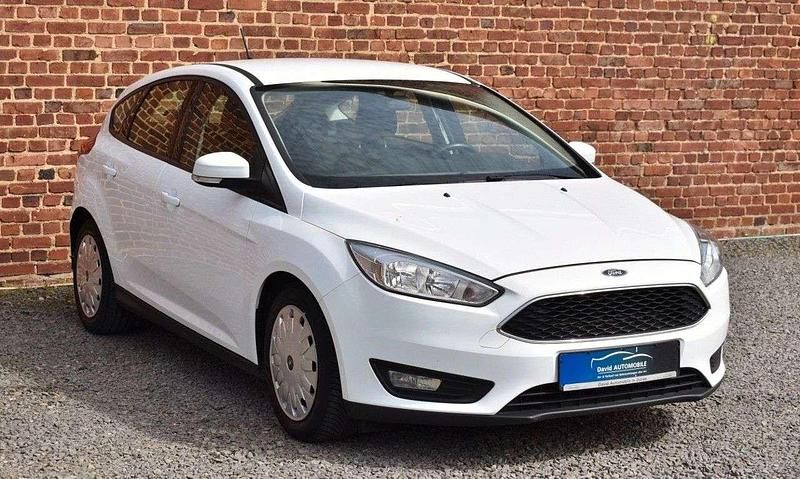 Gebraucht Ford Focus 105 PS (77 kW) 2017 Frostweiß Limousine