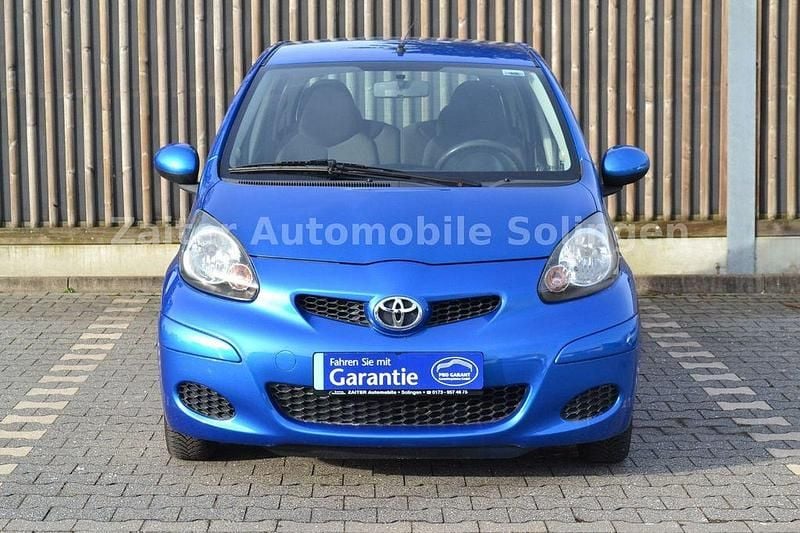 Gebraucht Toyota Aygo 68 PS (50 kW) 2010 Blau Kleinwagen