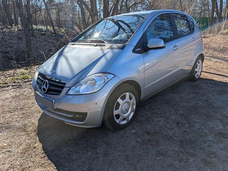 Gebraucht Mercedes A160 95 PS (69 kW) 2010 Silber Van / Kleinbus