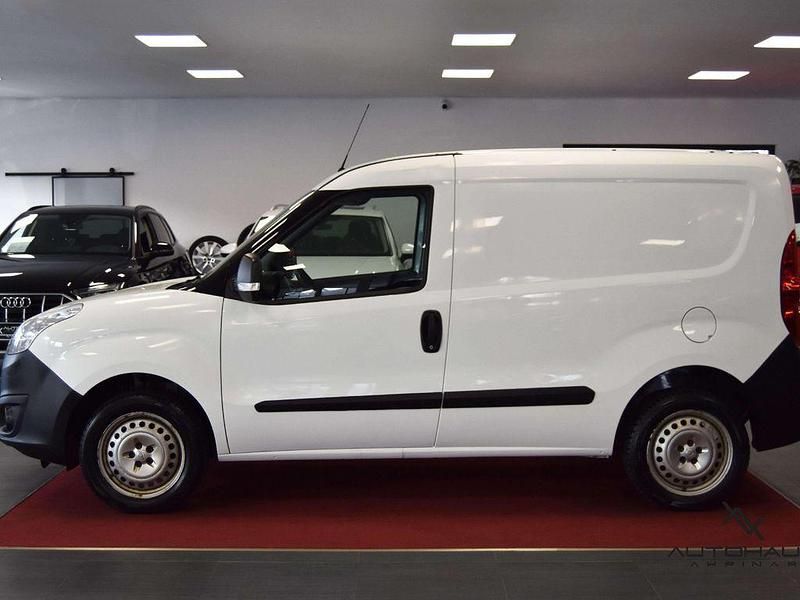 Gebraucht Opel Combo 95 PS (69 kW) 2018 Other Van / Kleinbus