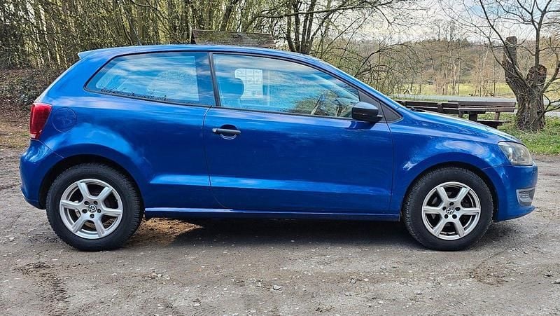 Gebraucht VW Polo 75 PS (55 kW) 2010 Blau Kleinwagen