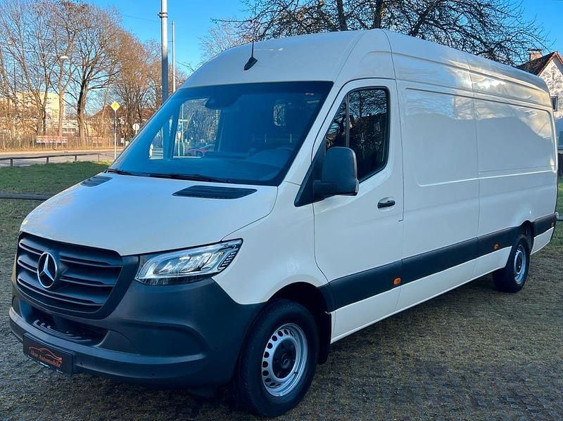 Używany Mercedes Sprinter 163 KM (119 kW) 2018 Beżowy Van