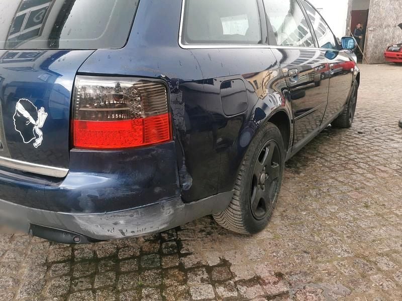 Second-hand Audi A6 192 CP (141 kW) 1999 Albastru Break