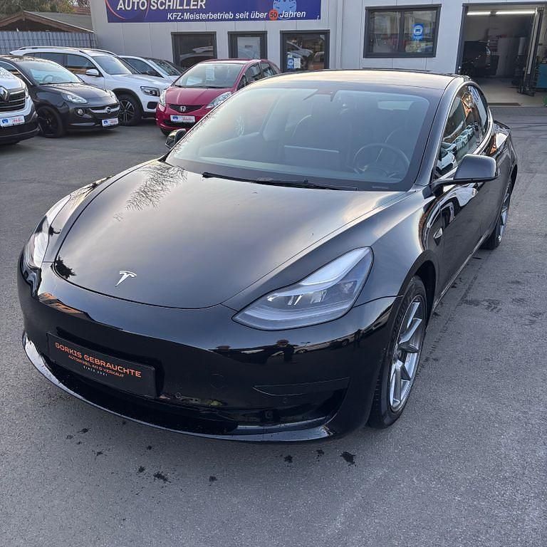 Schwarz Gebraucht 2021 Tesla Model 3 Standard Range Plus Limousine | 18.900 € (Etwas zu teuer) - Bild 1/4