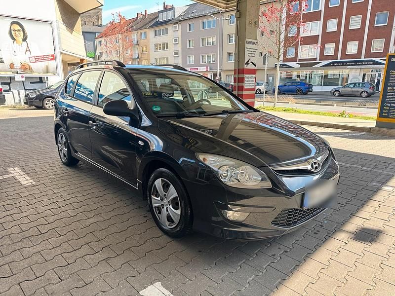 Gebraucht Hyundai i30 110 PS (80 kW) 2011 Schwarz Kombi