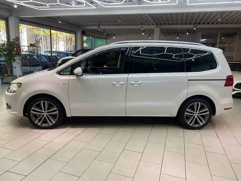 Gebraucht VW Sharan 140 PS (102 kW) 2014 Oryxweiß perlmutteffekt Van / Kleinbus