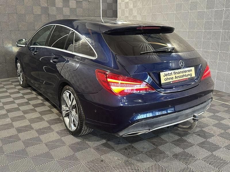 Gebraucht Mercedes CLA200 Shooting Brake Urban 156 PS (114 kW) 2018 Blau Kombi