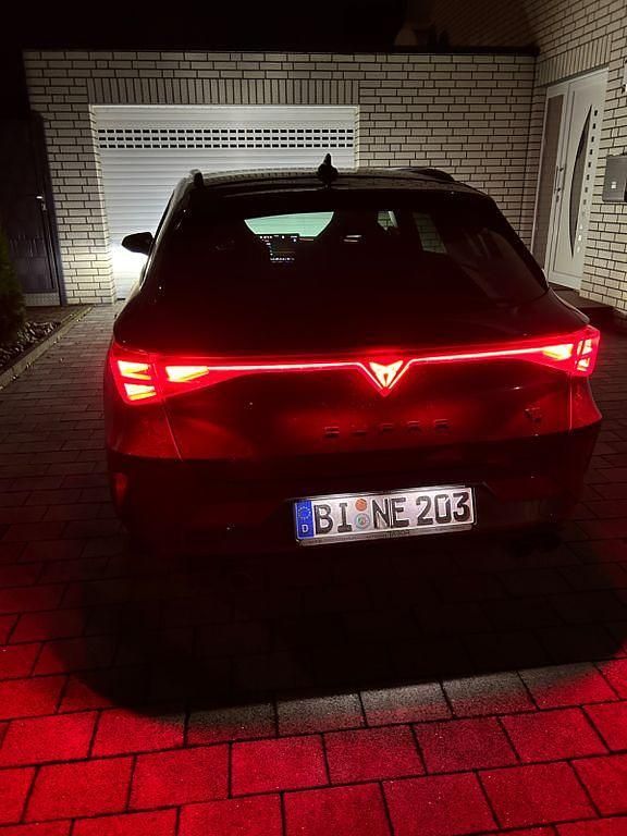 Grau Gebraucht 2025 Cupra Leon VZ Limousine | 39.000 € (Superpreis) - Bild 1/4