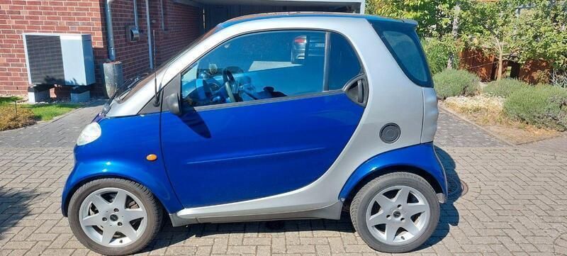 Blau Gebraucht 2000 Smart ForTwo Coupé Kleinwagen | 850 € - Bild 1/4
