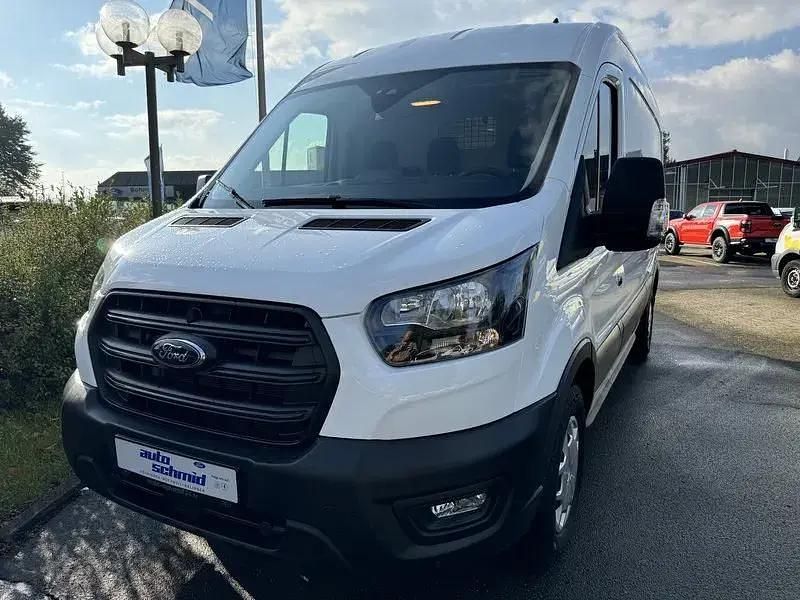 Gebraucht Ford Transit Trend 131 PS (96 kW) 2024 Frostweiß Van