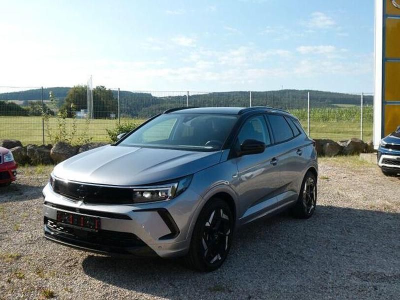 Quarzgraumet. (metallic) Gebraucht 2023 Opel Grandland X GSe SUV | 31.750 € (Teuer) - Bild 1/4