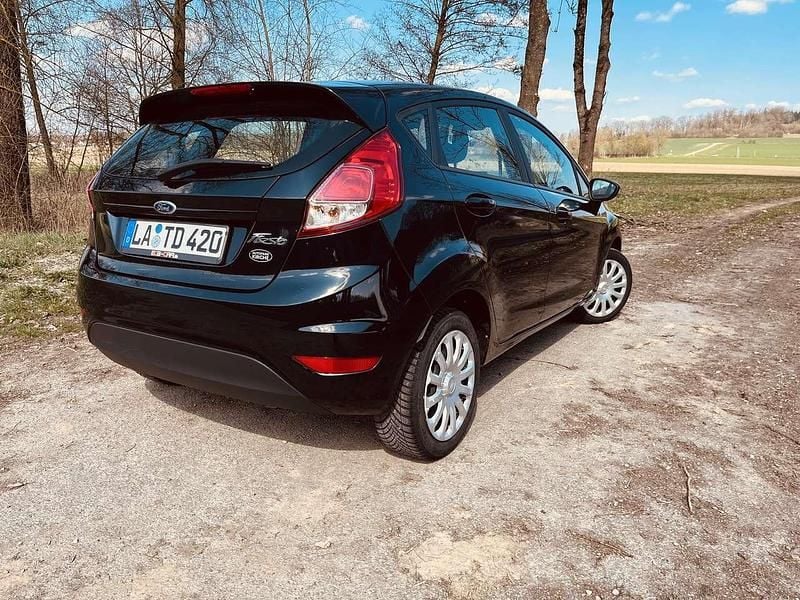 Gebraucht Ford Fiesta Trend 82 PS (60 kW) 2016 Limousine