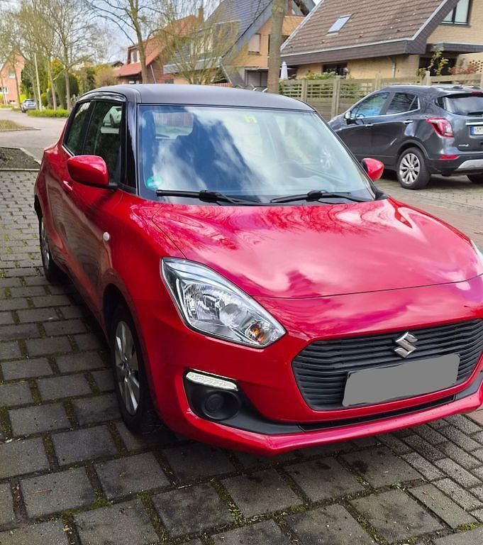 Gebraucht Suzuki Swift 90 PS (66 kW) 2018 Rot Kleinwagen