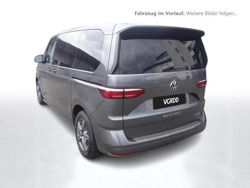 Gebraucht VW Multivan Life 150 PS (110 kW) 2022 Grau Van / Kleinbus