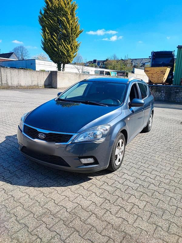 Gebraucht Kia Ceed 90 PS (66 kW) 2010 Grau Kleinwagen