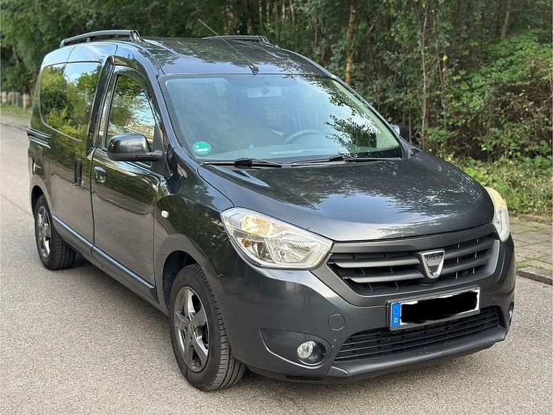 Grau Gebraucht 2014 Dacia Dokker Ambiance Van | 3.999 € (Etwas zu teuer) - Bild 1/4