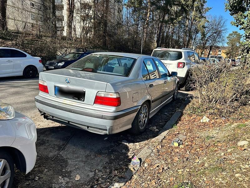 Gebraucht BMW 320 150 PS (110 kW) 1997 Silber Limousine