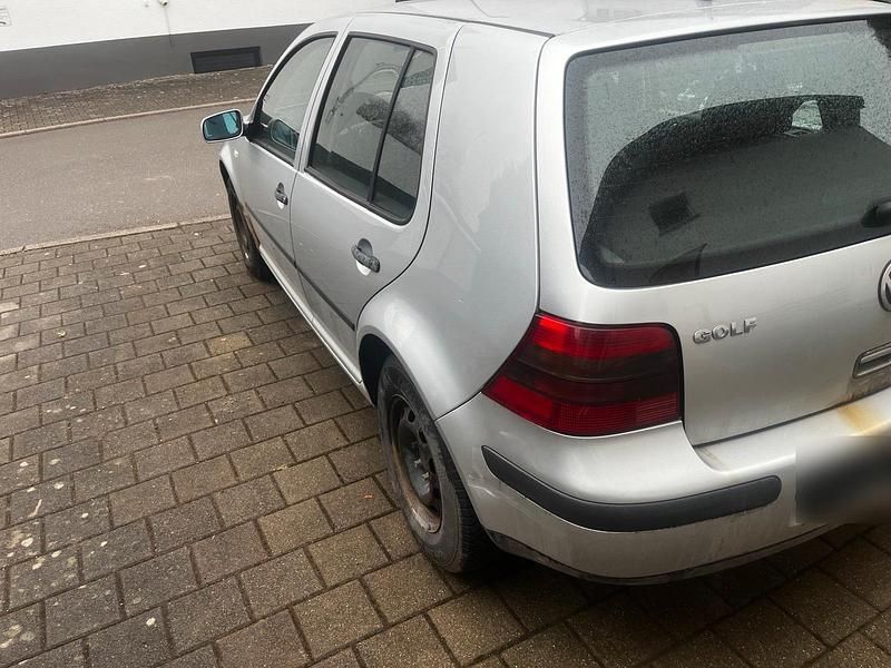 Gebraucht VW Golf IV 75 PS (55 kW) 2002 Silber Kleinwagen