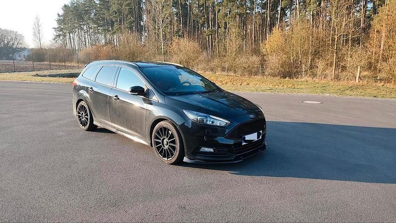 Gebraucht Ford Focus ST 250 PS (183 kW) 2017 Schwarz Kombi